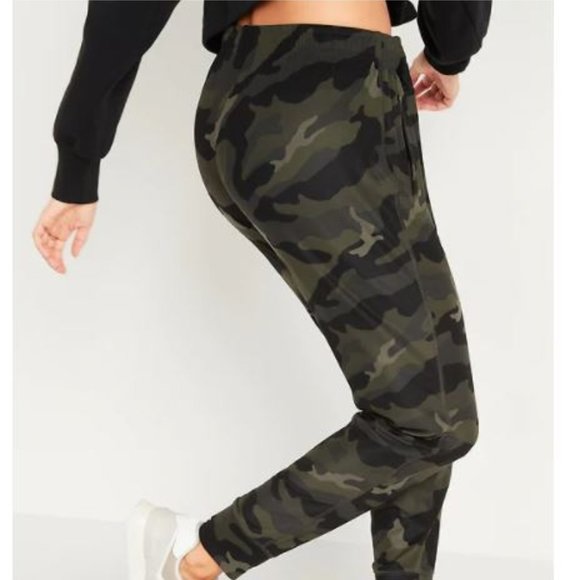 Mid-Rise Breathe ON Jogger Pants for Women NWT Green Camo L - Picture 1 of 3